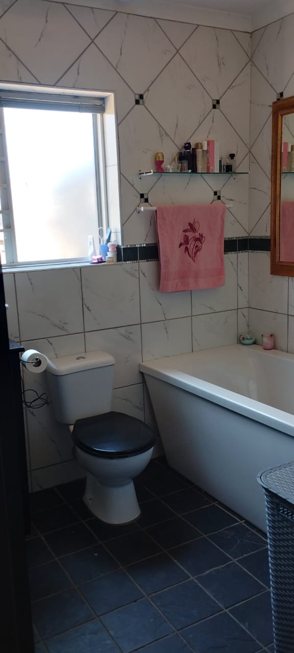 4 Bedroom Property for Sale in Noorsekloof Eastern Cape